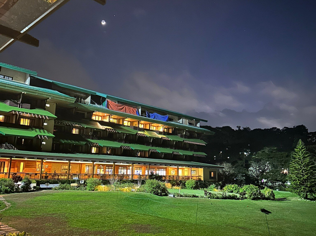 巴基奥乡下俱乐部主图