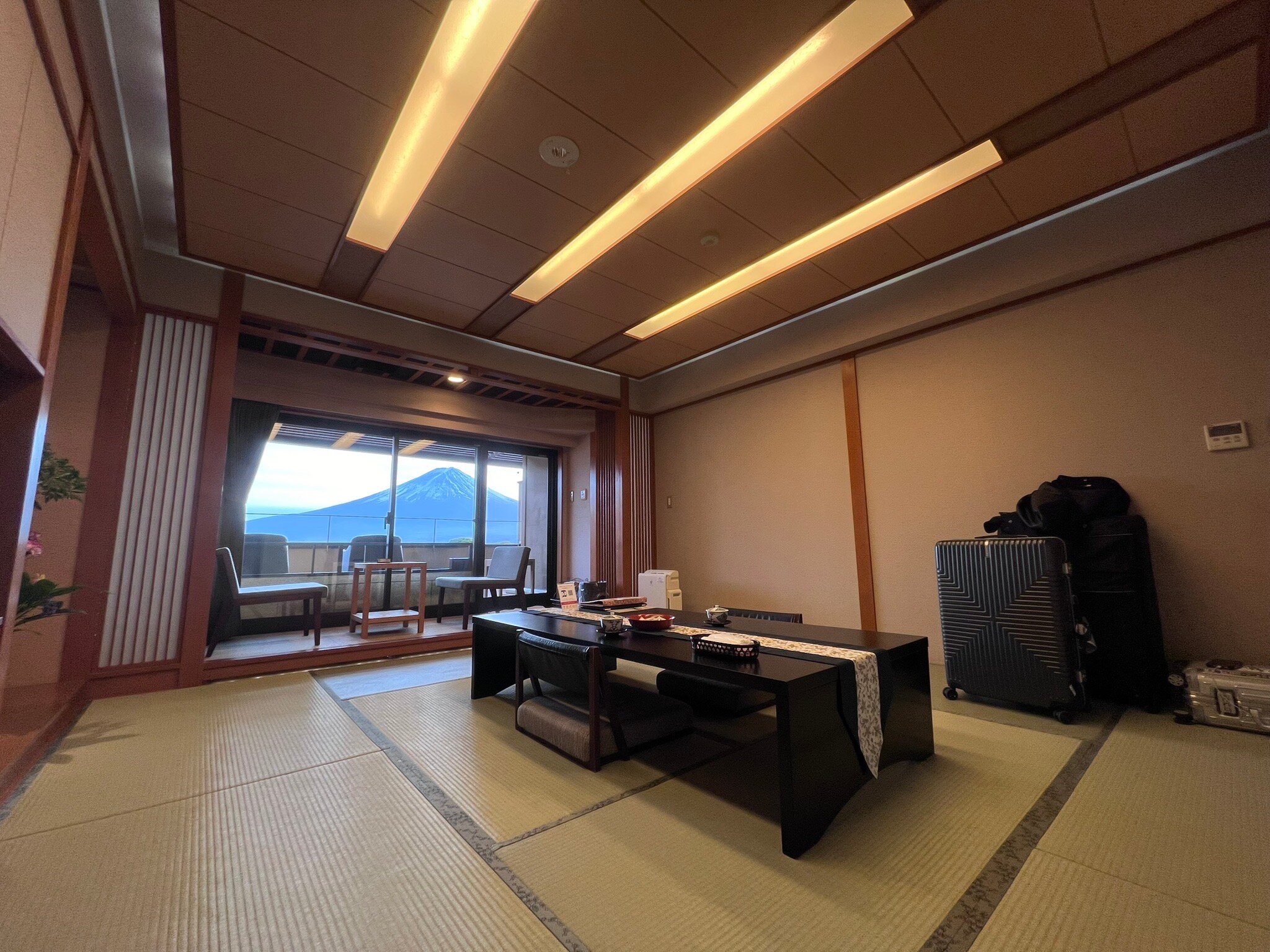 秀峰阁 湖月-官方