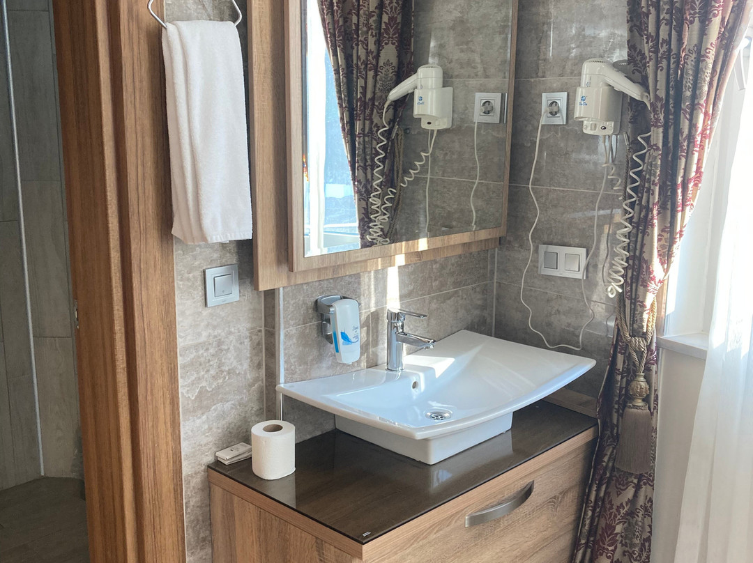 Rey Manes Hotel主图