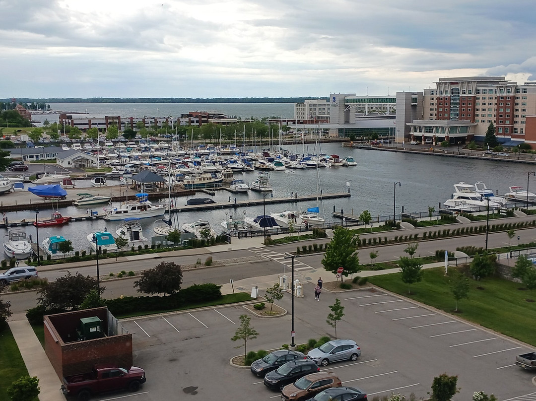 Hampton Inn & Suites Erie Bayfront主图