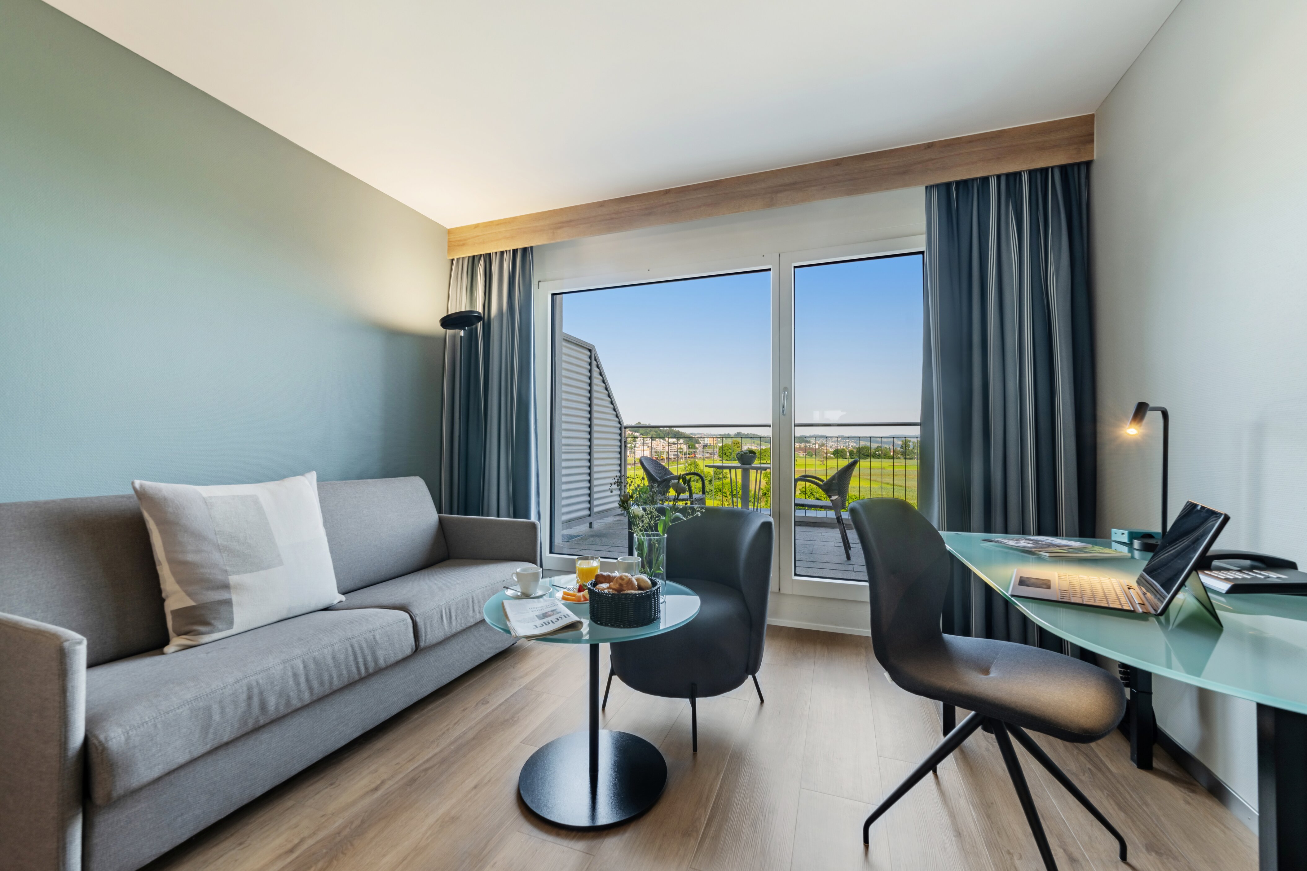 西德姆广场酒店-客卧