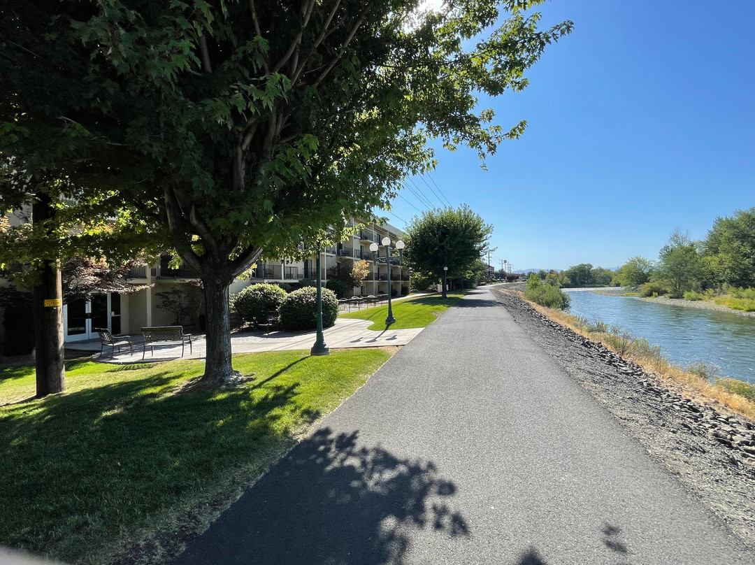 Oxford Suites Yakima主图