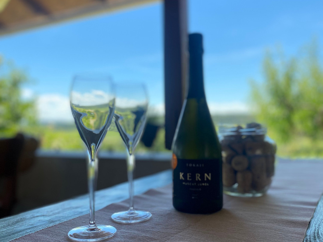 Kern Sparkart Champagne Terrace-Balatonszolos必去景点