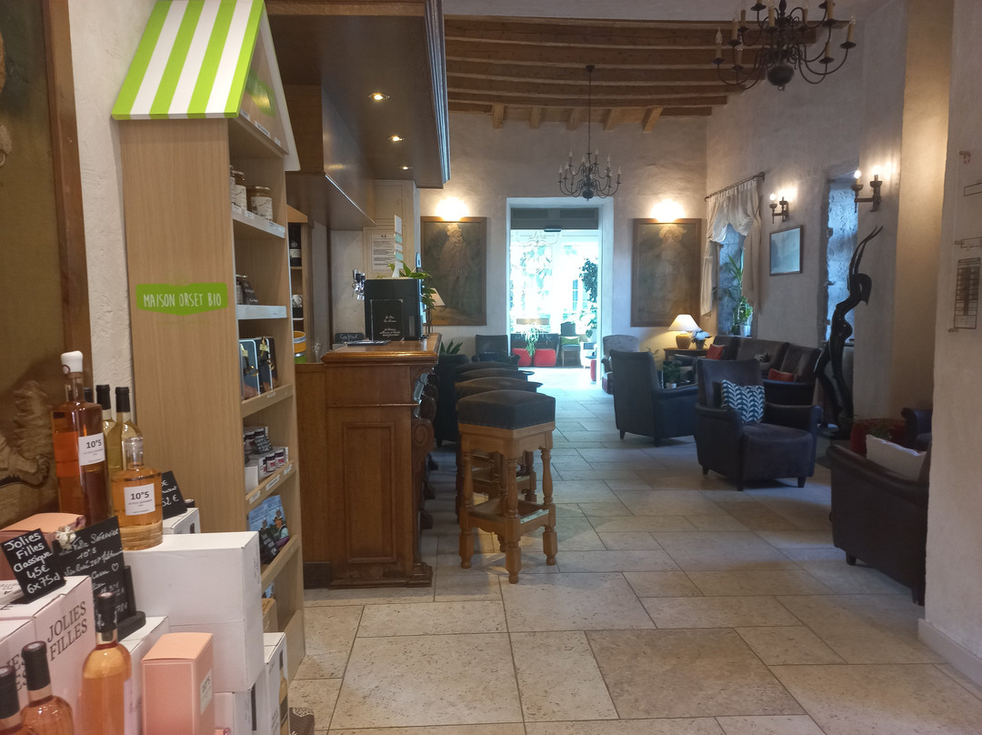 Chateau des Comtes de Challes主图