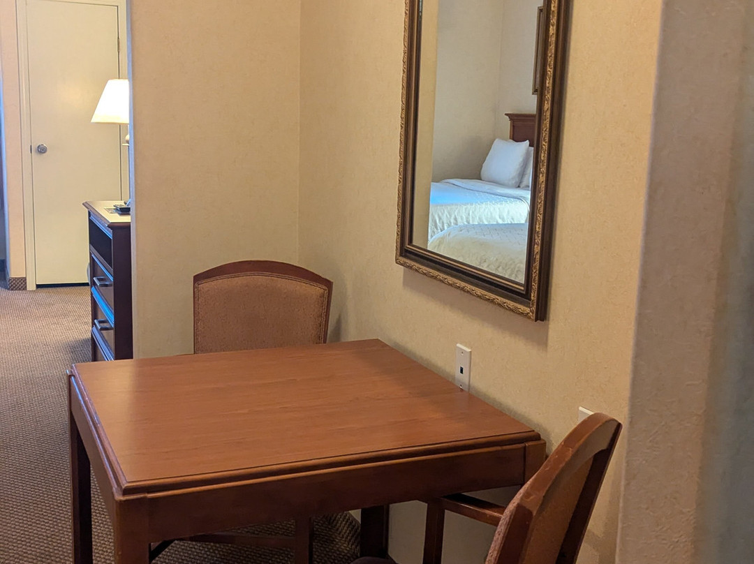 Holiday Inn Express & Suites Edmonton-international Airport By IHG主图