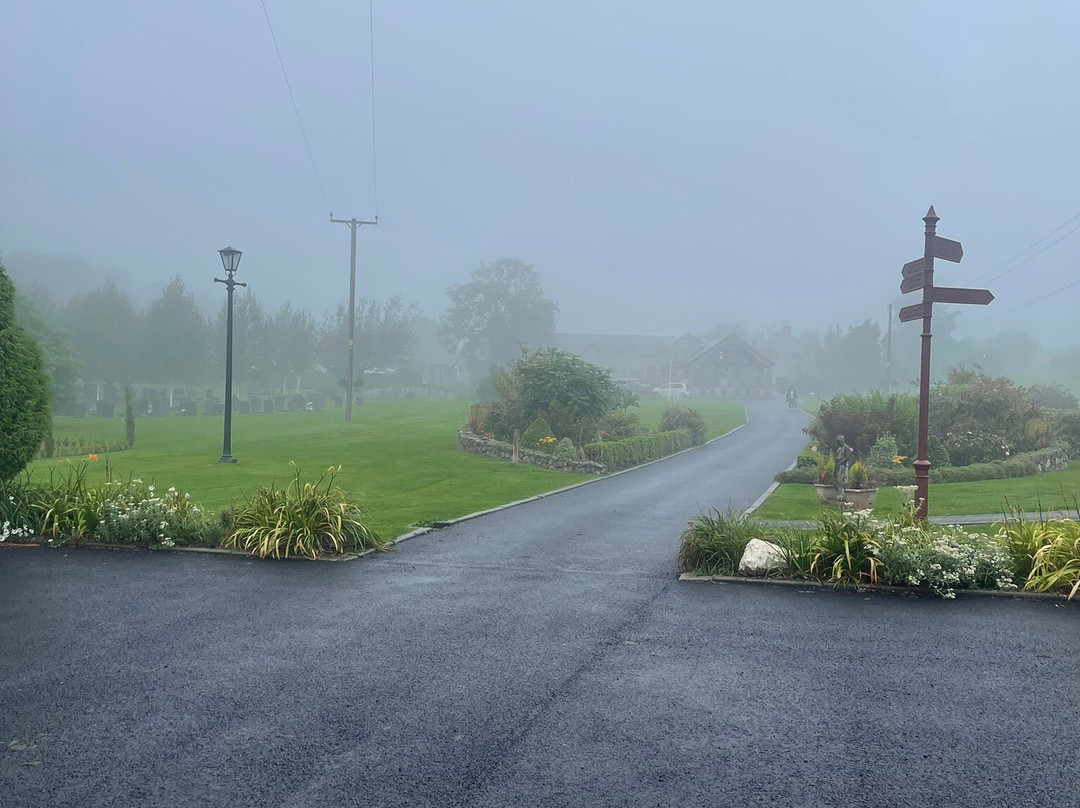 Holywell Pet Cemetery景点图片