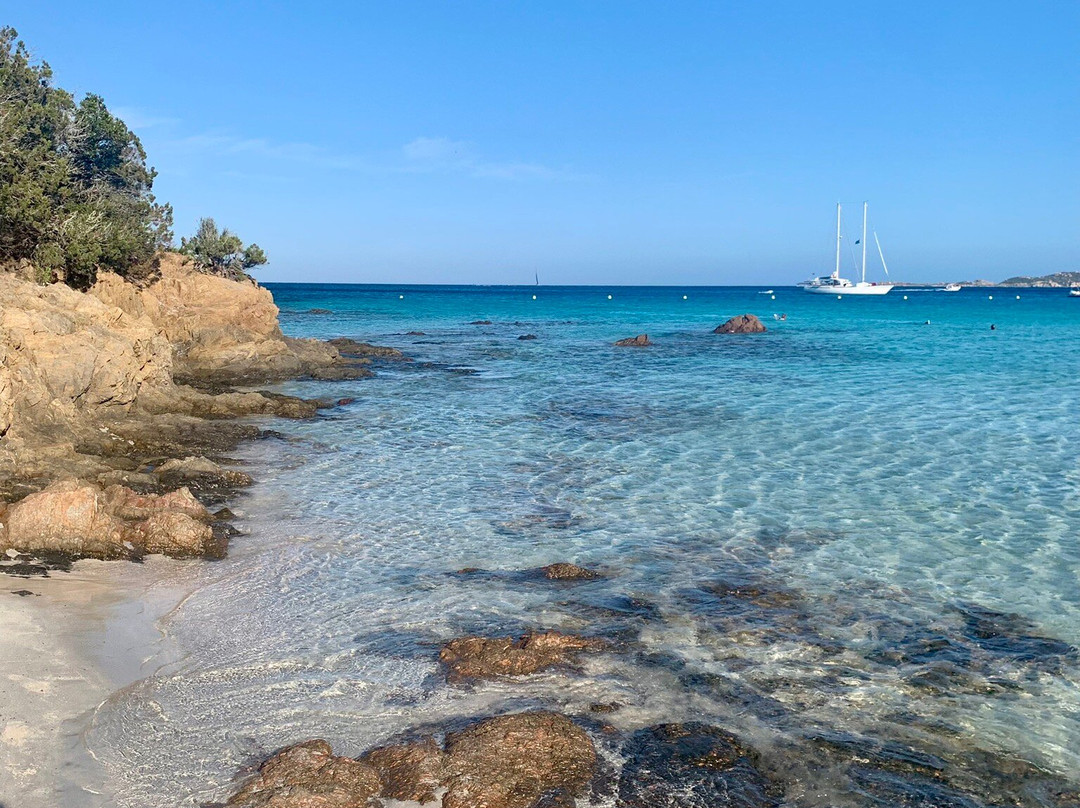 Plage de Carataggio-维琪奥港必去景点