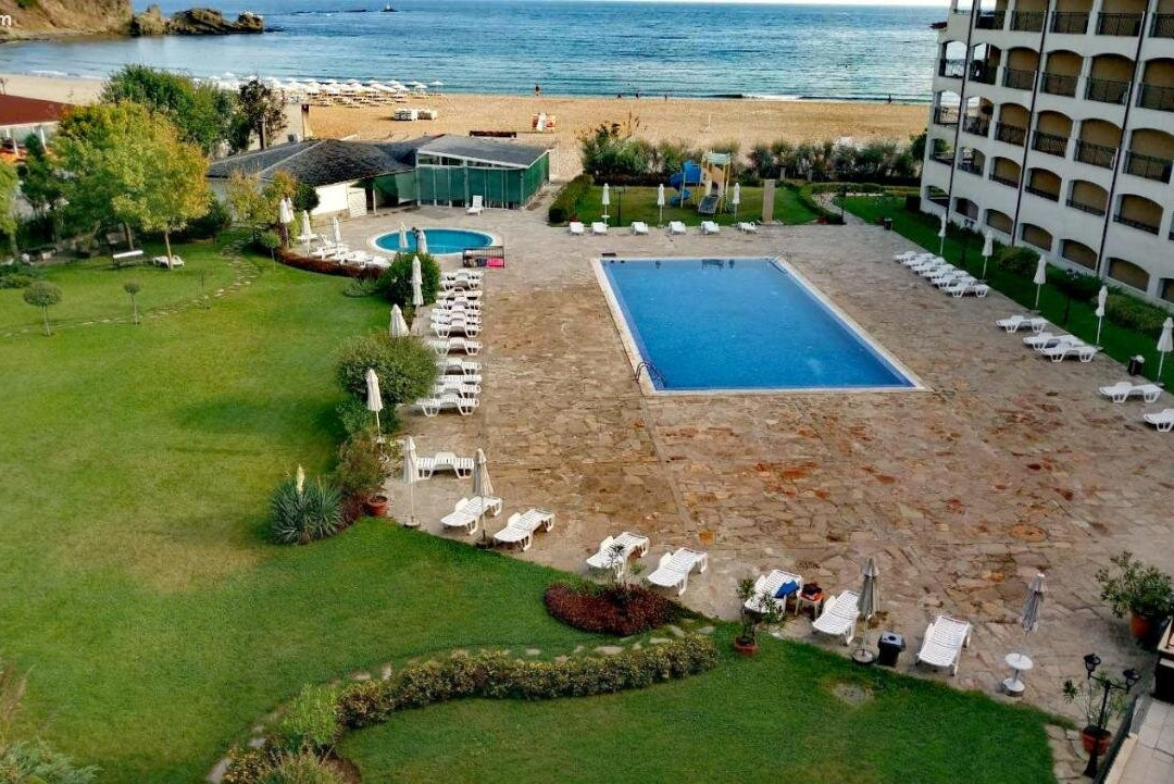 Regina Mare Apartments主图