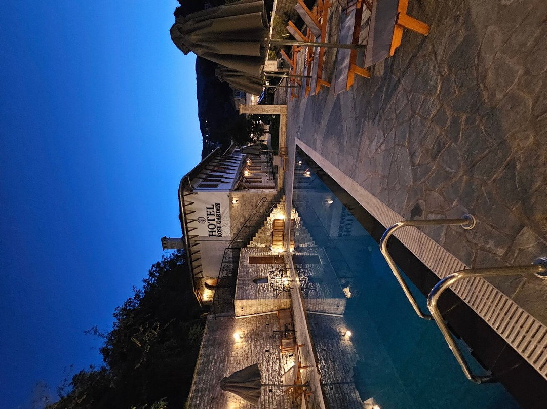 Rose Garden Hotel