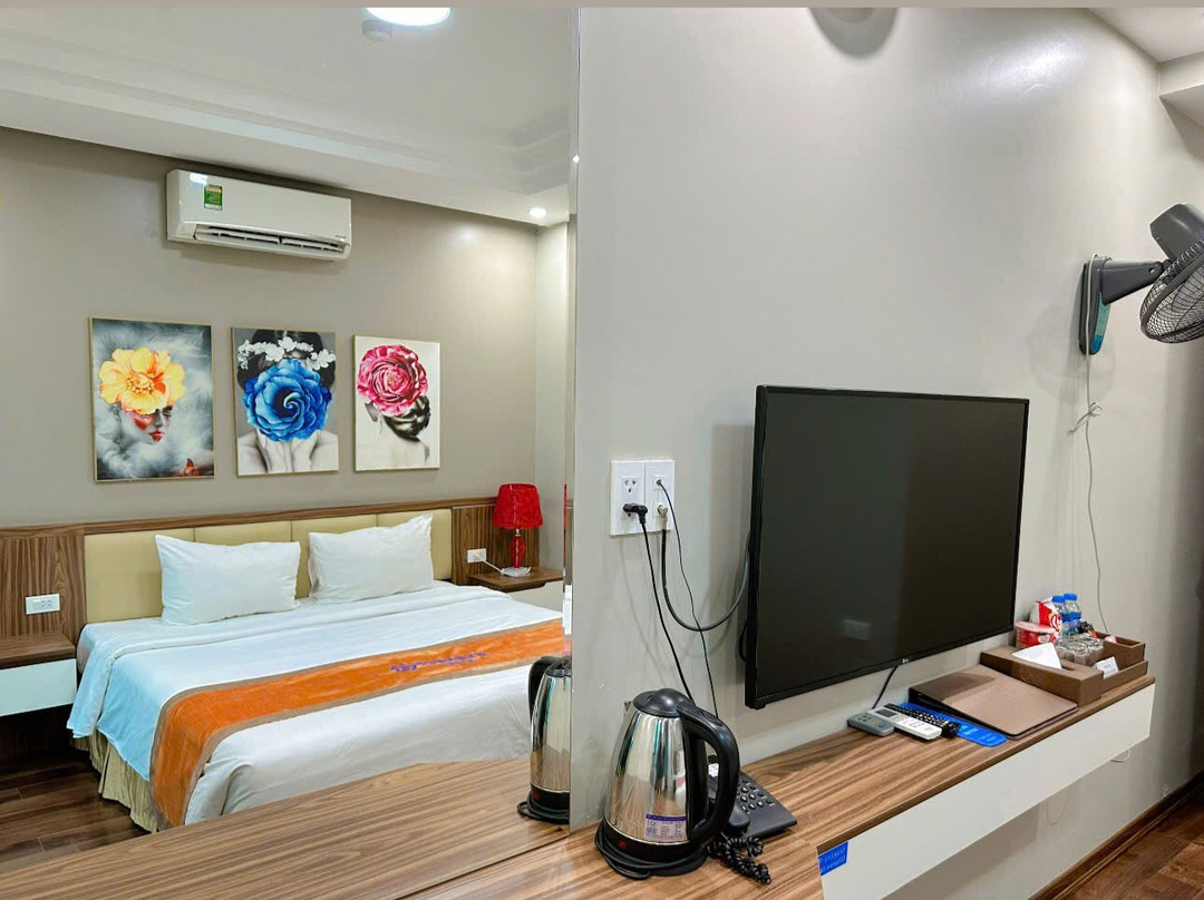 Everest Hotel主图