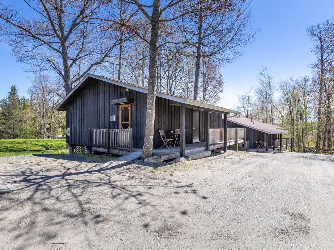 Log Cabin Inn - Accommodations主图