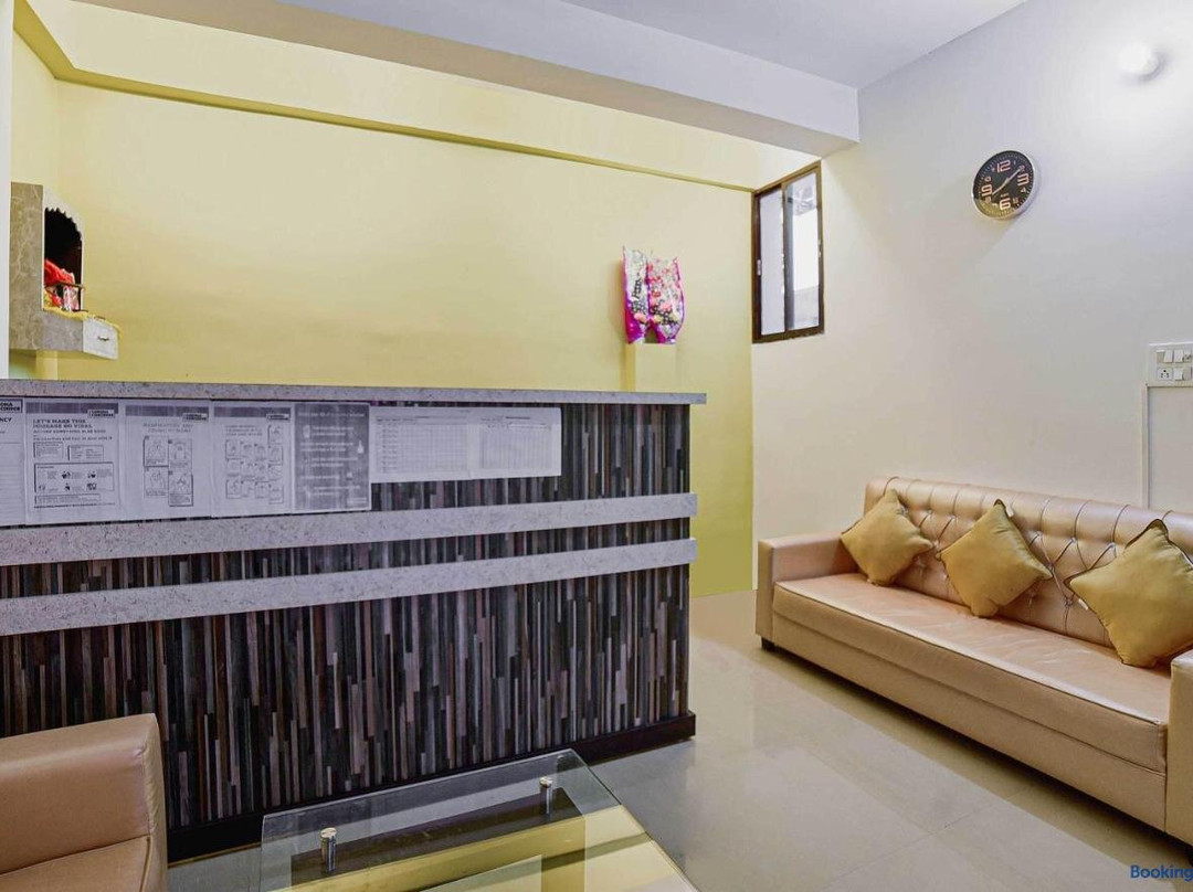 OYO 82853 Blue Velvet