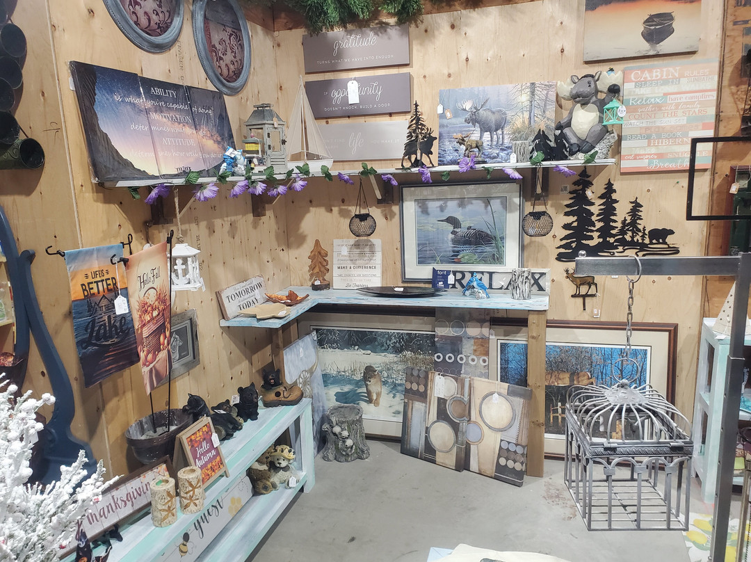 Osa Auctions And Vendor Market景点图片