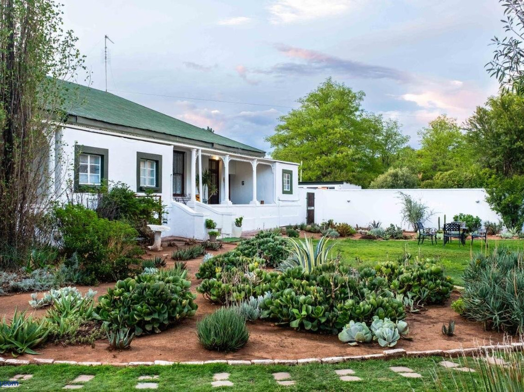 Karoo Ouberg Guest Lodge
