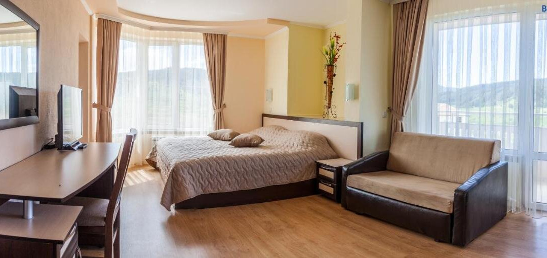 Family Hotel "Elegance" - Borino