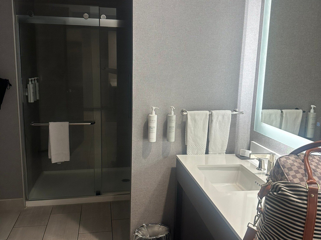 Embassy Suites Jonesboro Red Wolf Convention Center主图