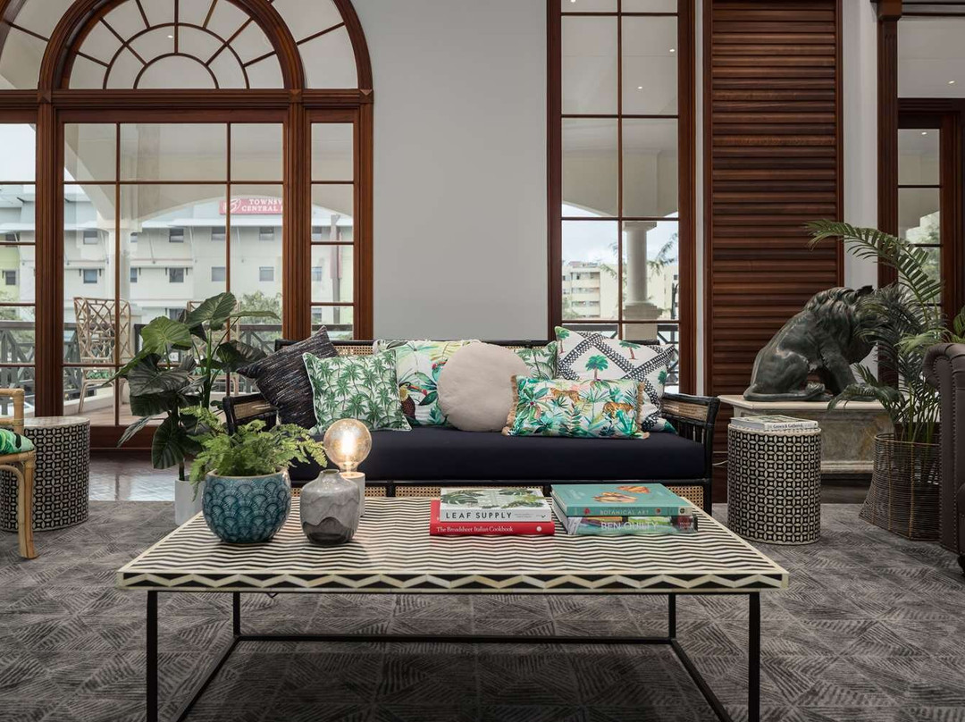 汤斯维尔市莱德泽斯南岸酒店