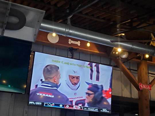 Lucky Dog Bark & Brew-科尼利厄斯必去景点