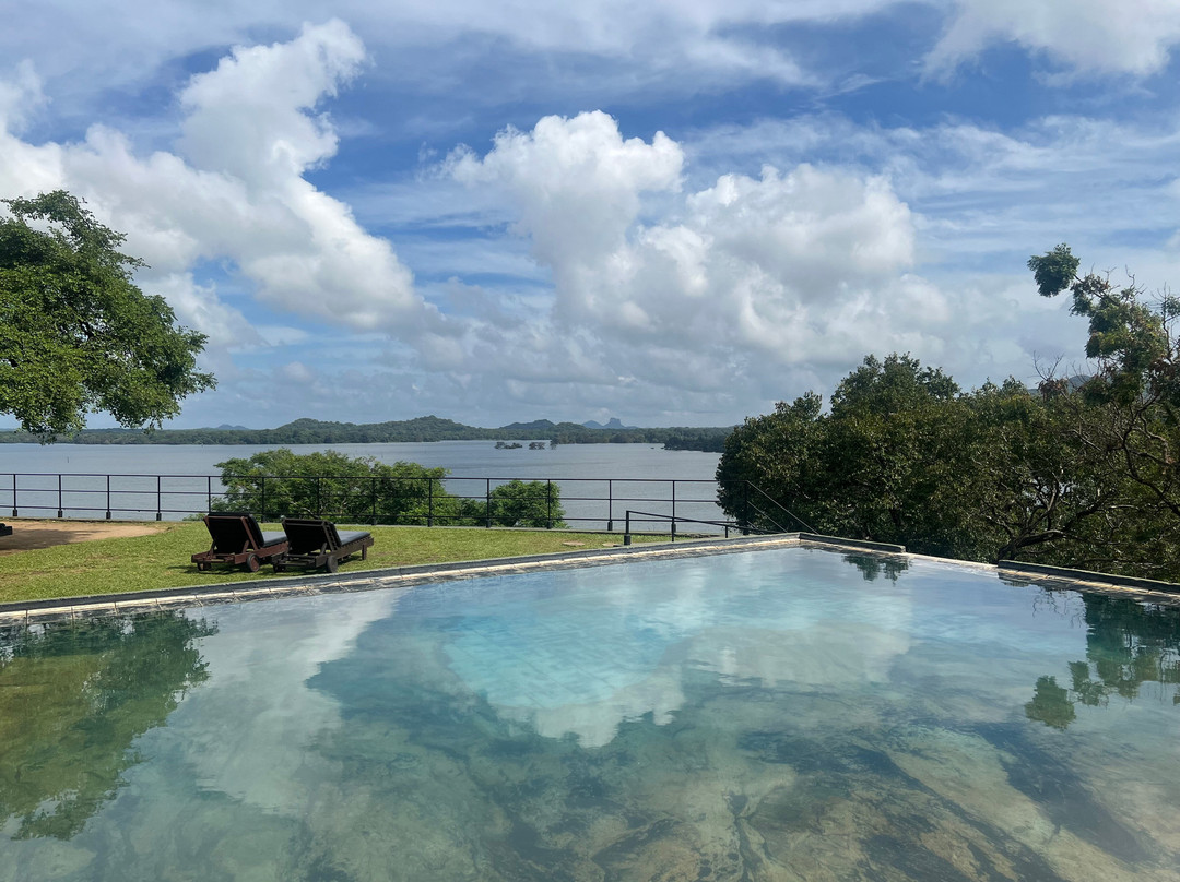 Karunakarala Travels-Waikkal必去景点