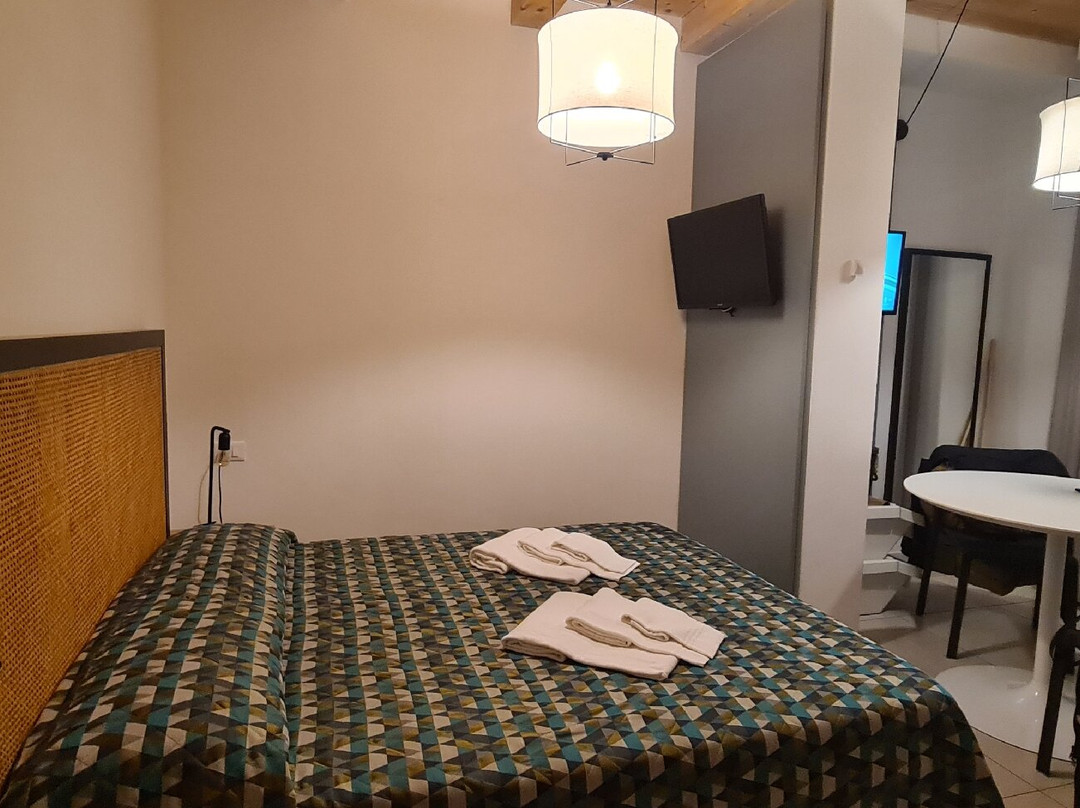 Via Siena 4 - Suites & Rooms