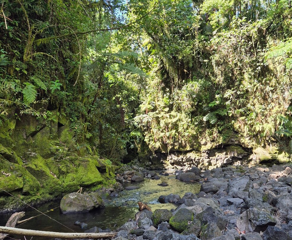 Waterfall Sauniatu-Upolu必去景点