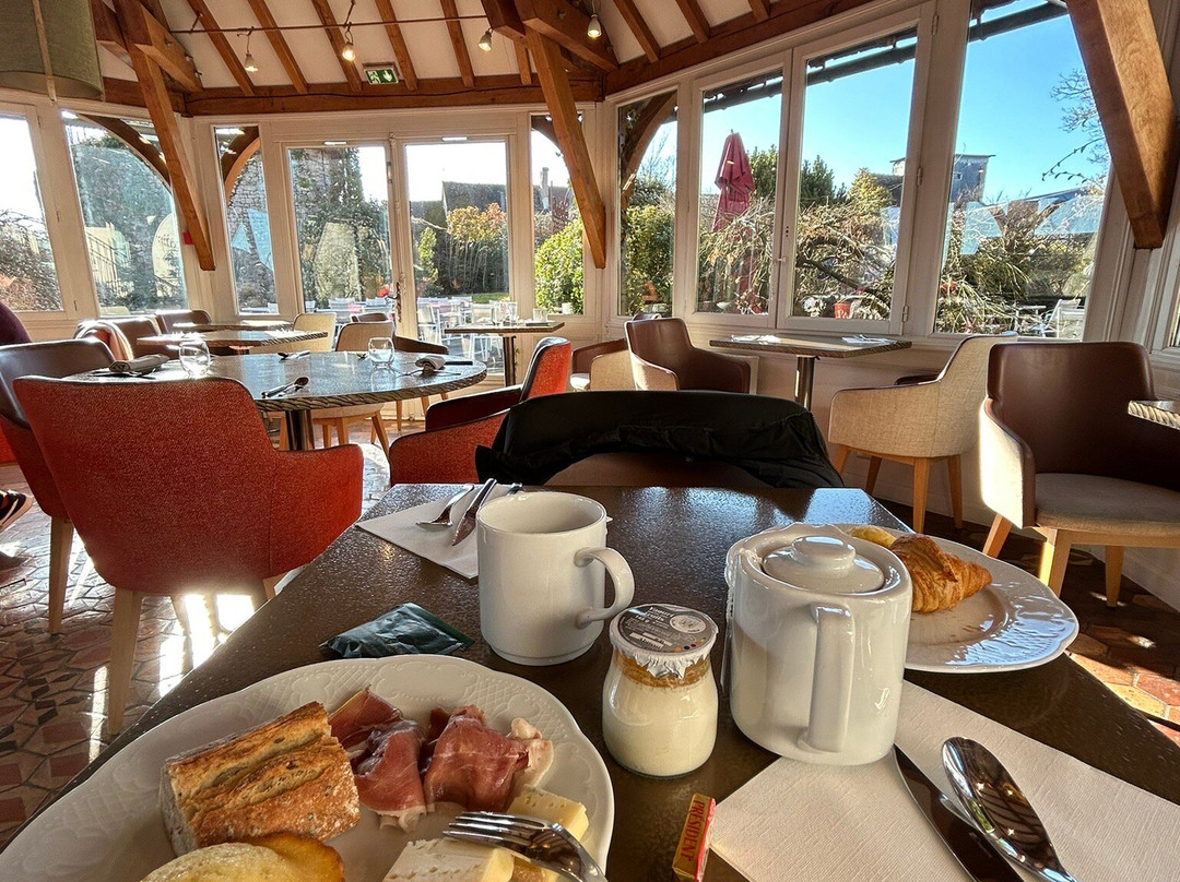 Hostellerie de la Tour d'Auxois主图