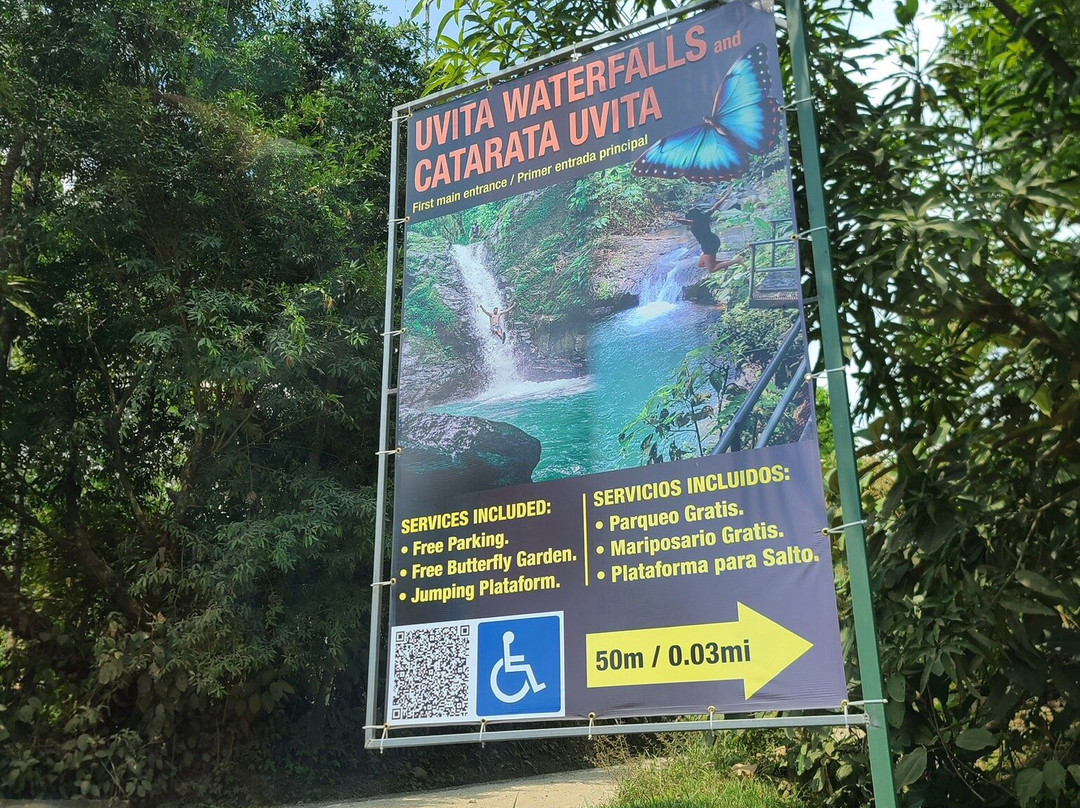 Uvita Waterfall景点图片