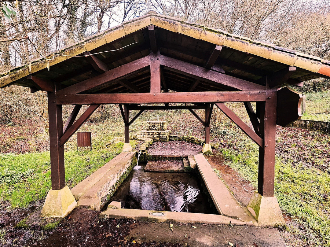 Lavoir de Fontaine le Comte景点图片
