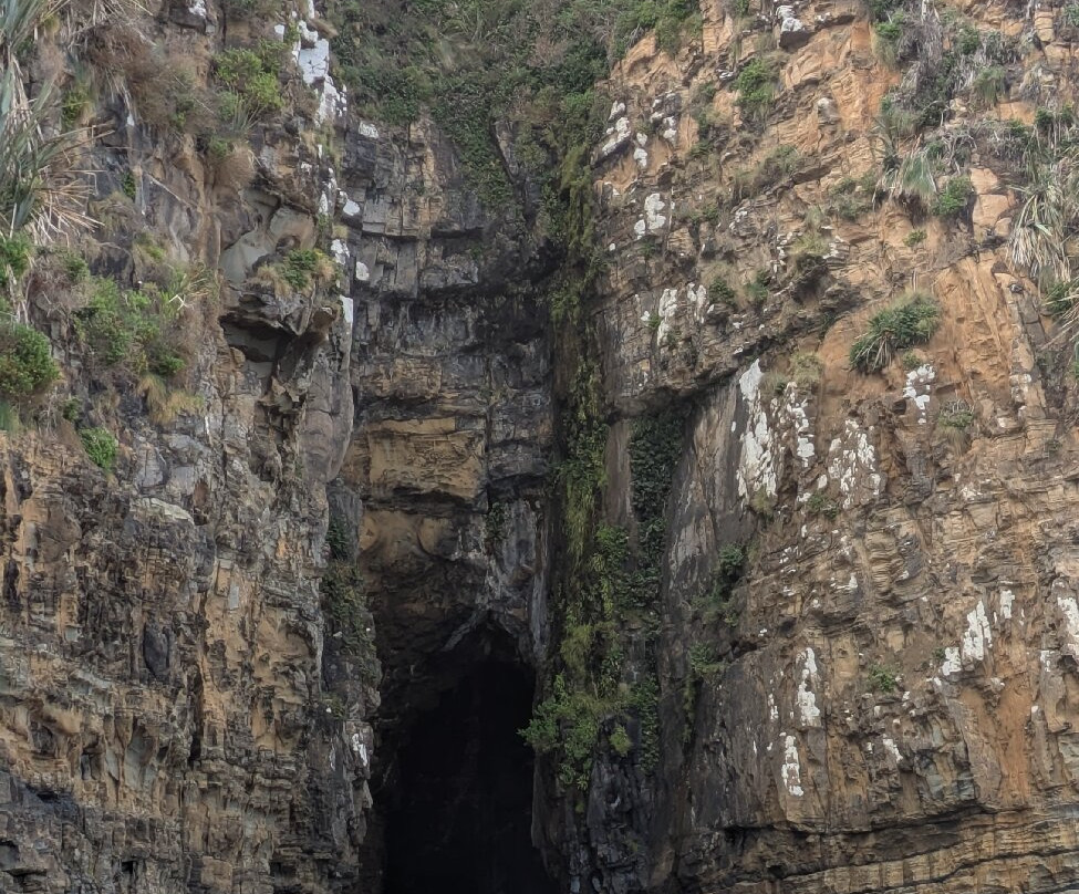 Cathedral Caves Walk景点图片