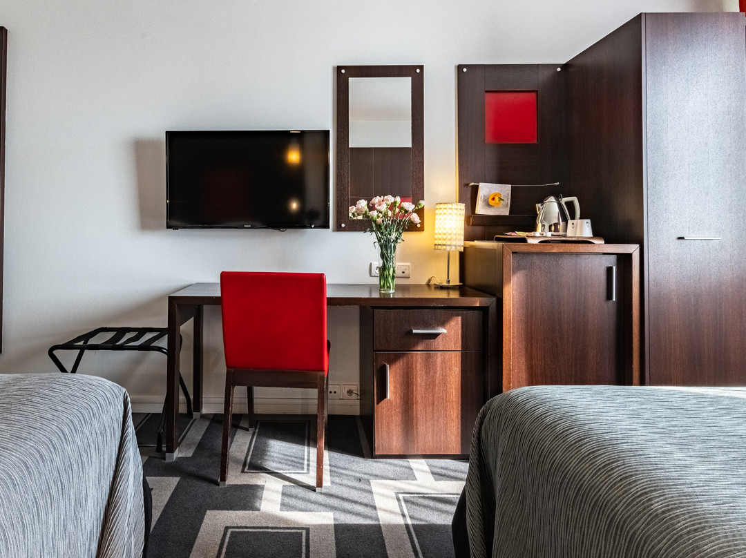 第戎托森多尔假日酒店主图