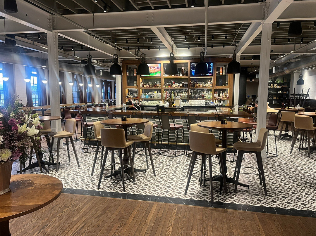 The Confluence Hotel主图