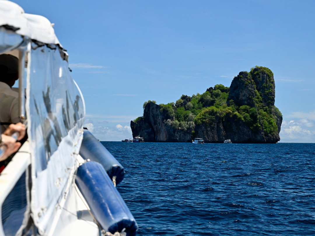 Zeavola Dive & Activities Center-大皮皮岛必去景点