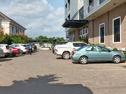 Springhill Hotel & Suites