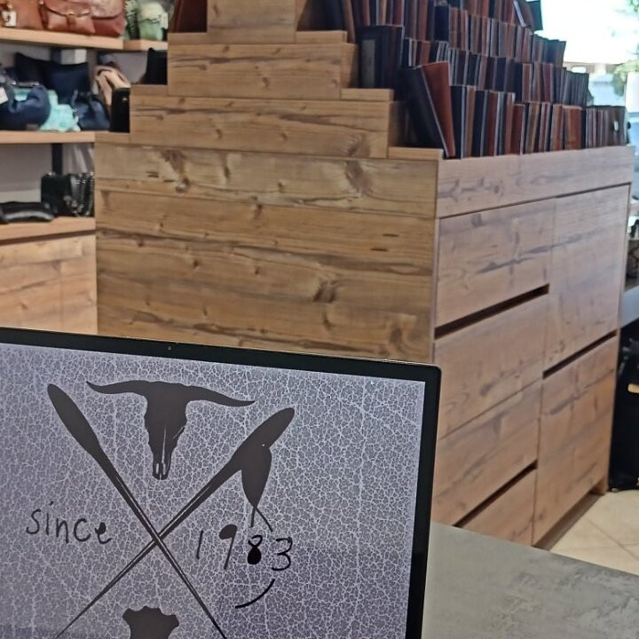 Leather Creations Workshop Kaparounakis Ammoudara-Gazi必去景点