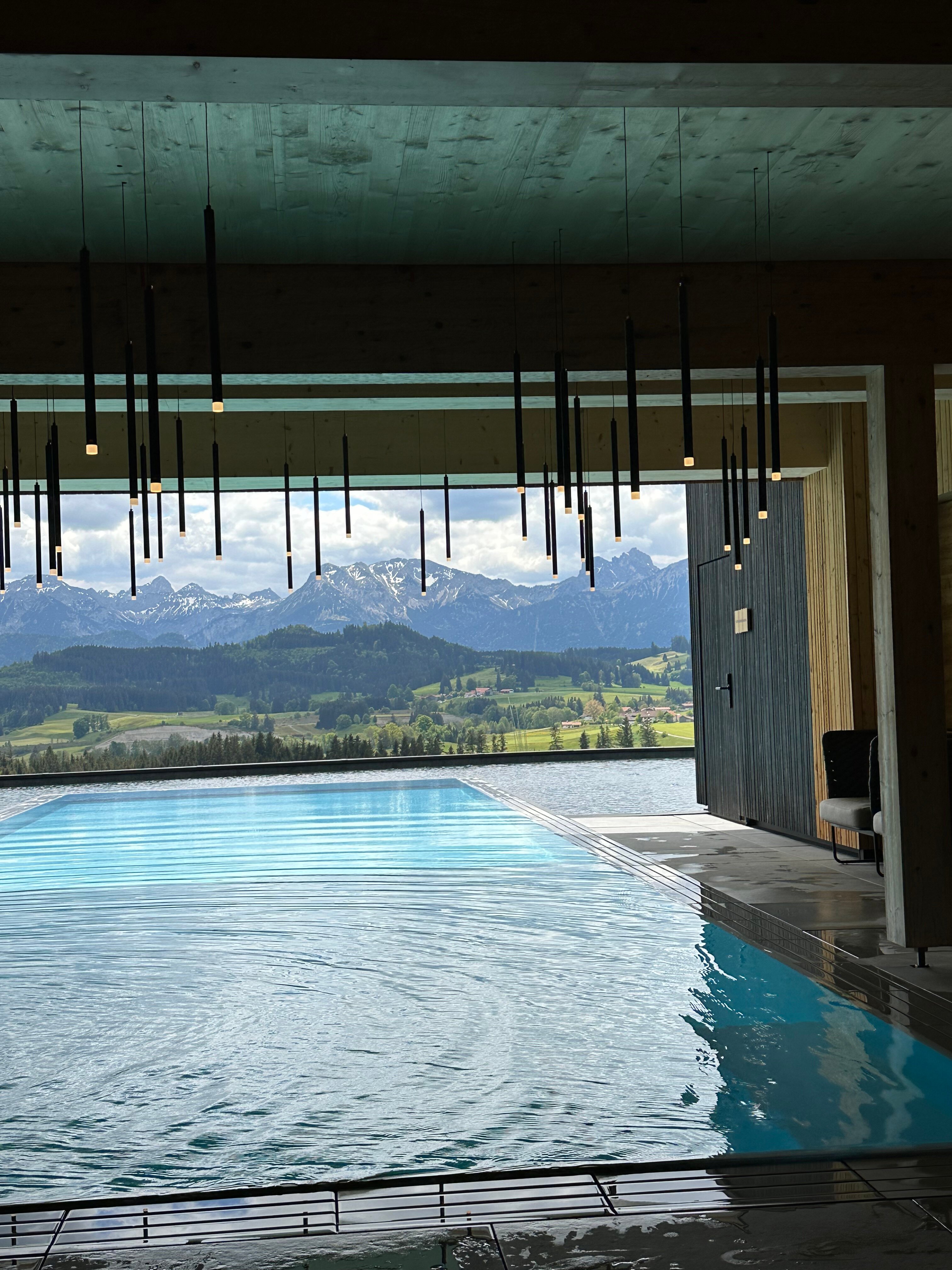 PANORAMA Allgäu-Spa-Resort-泳池