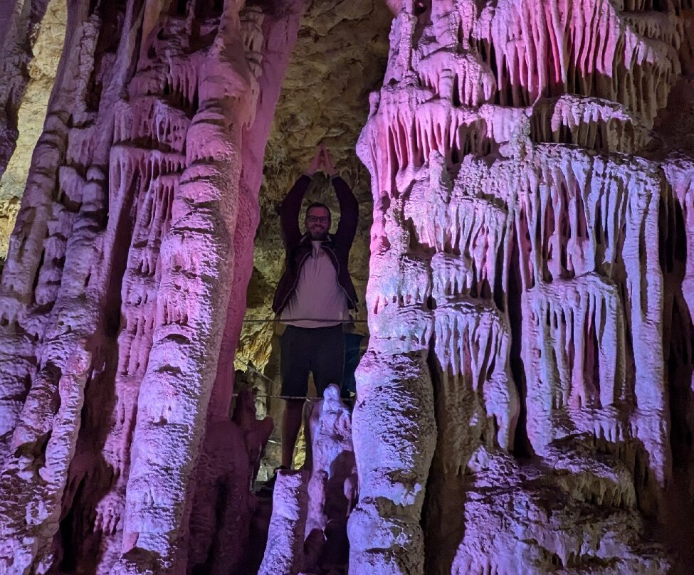 Sfentoni Cave景点图片