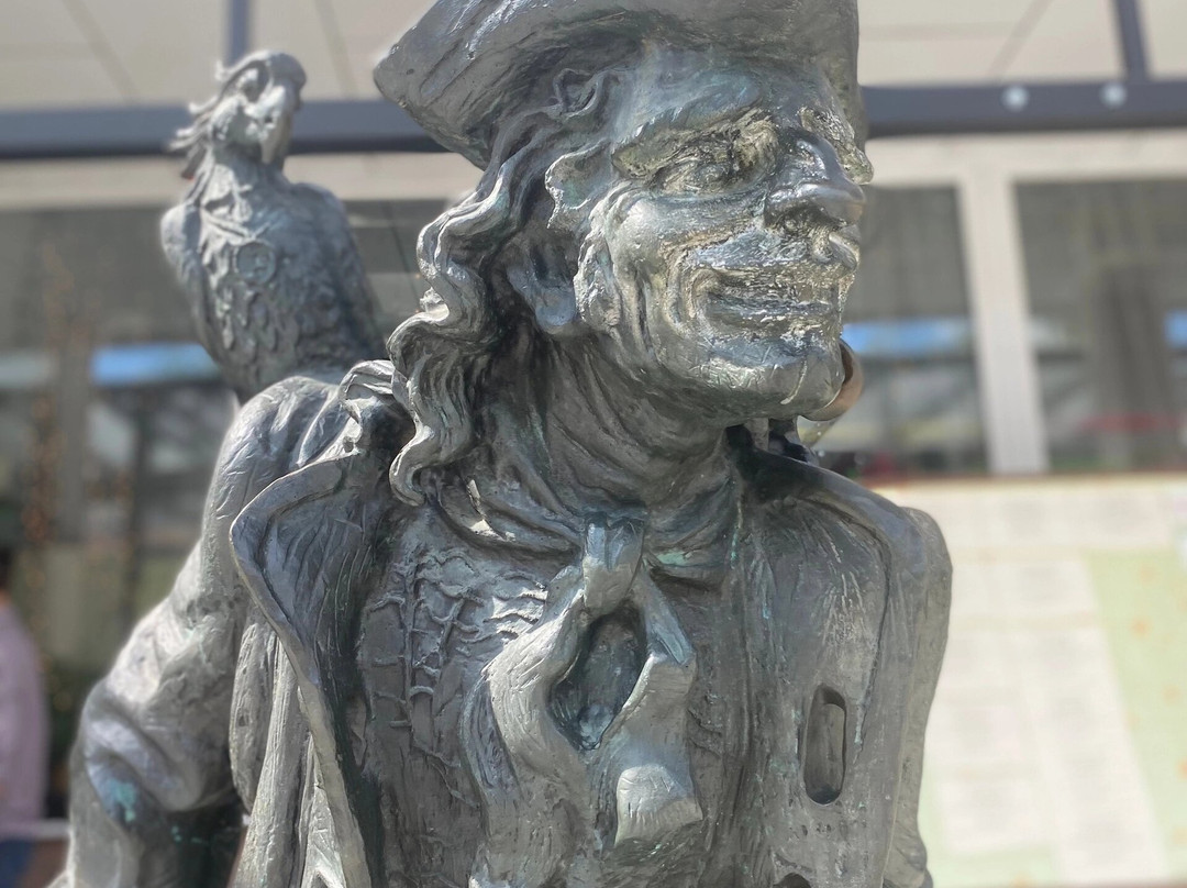 Monument to the Pirate John Silver景点图片