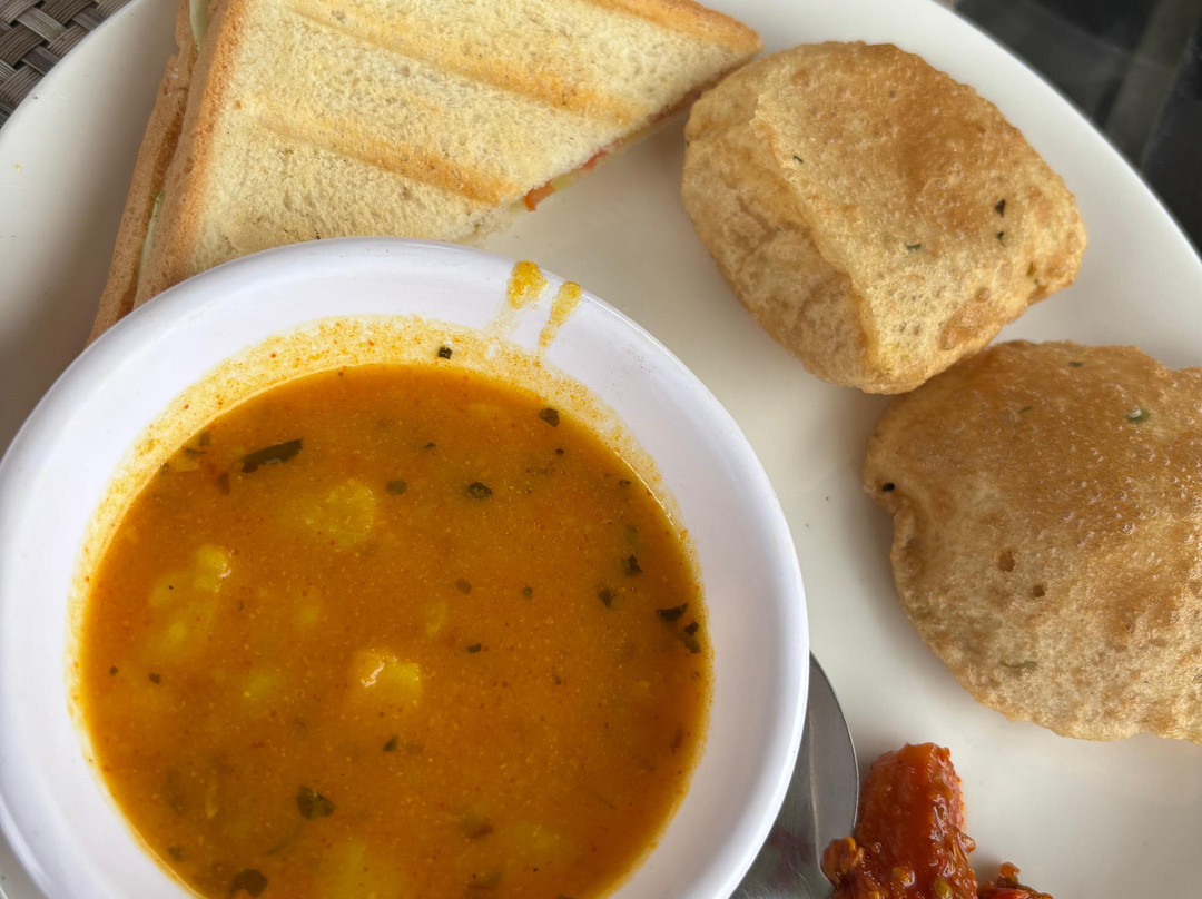 Treebo Trend Om Villa With Mountain View主图