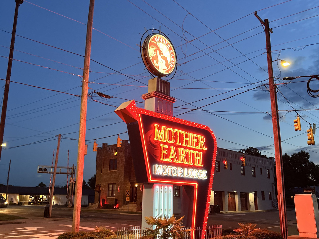 Mother Earth Motor Lodge主图
