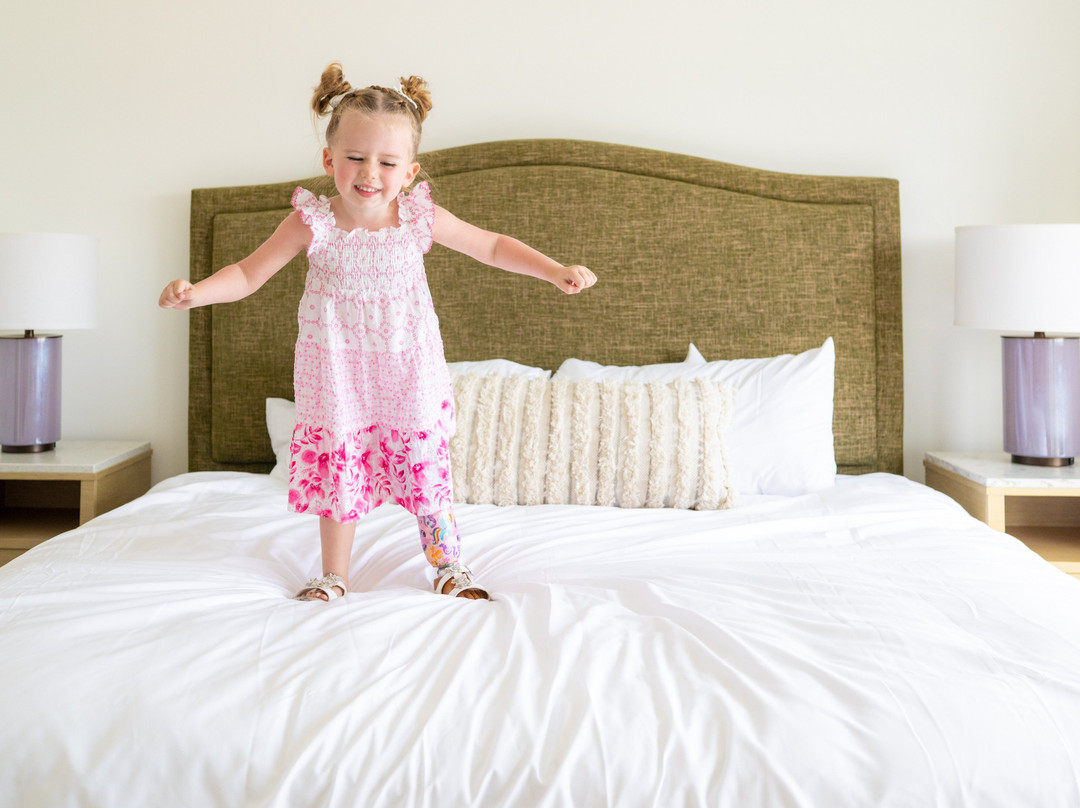 One Lakeside Hotel主图