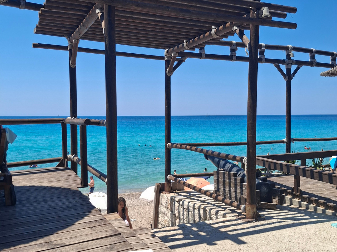 Pefkoulia Beach-莱夫卡扎必去景点