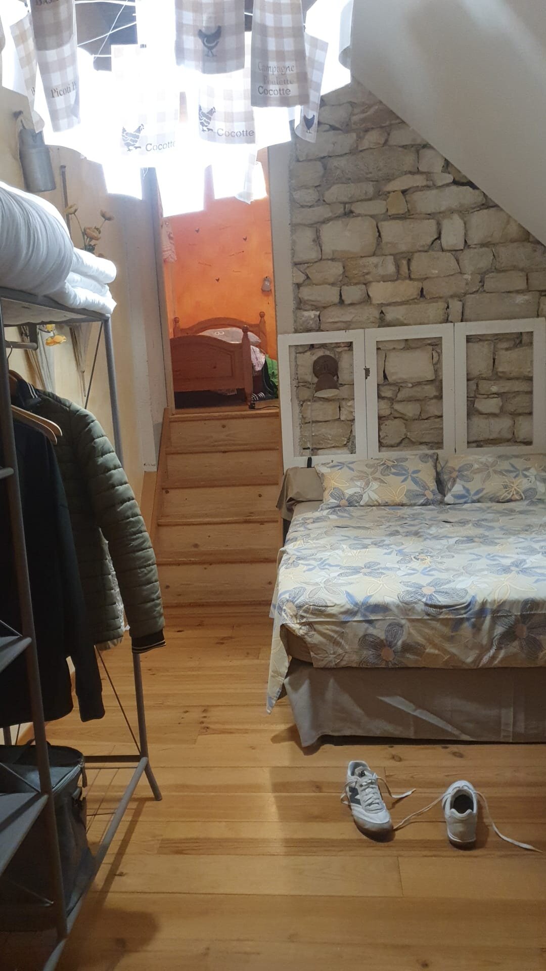 Les Arondelles-官方