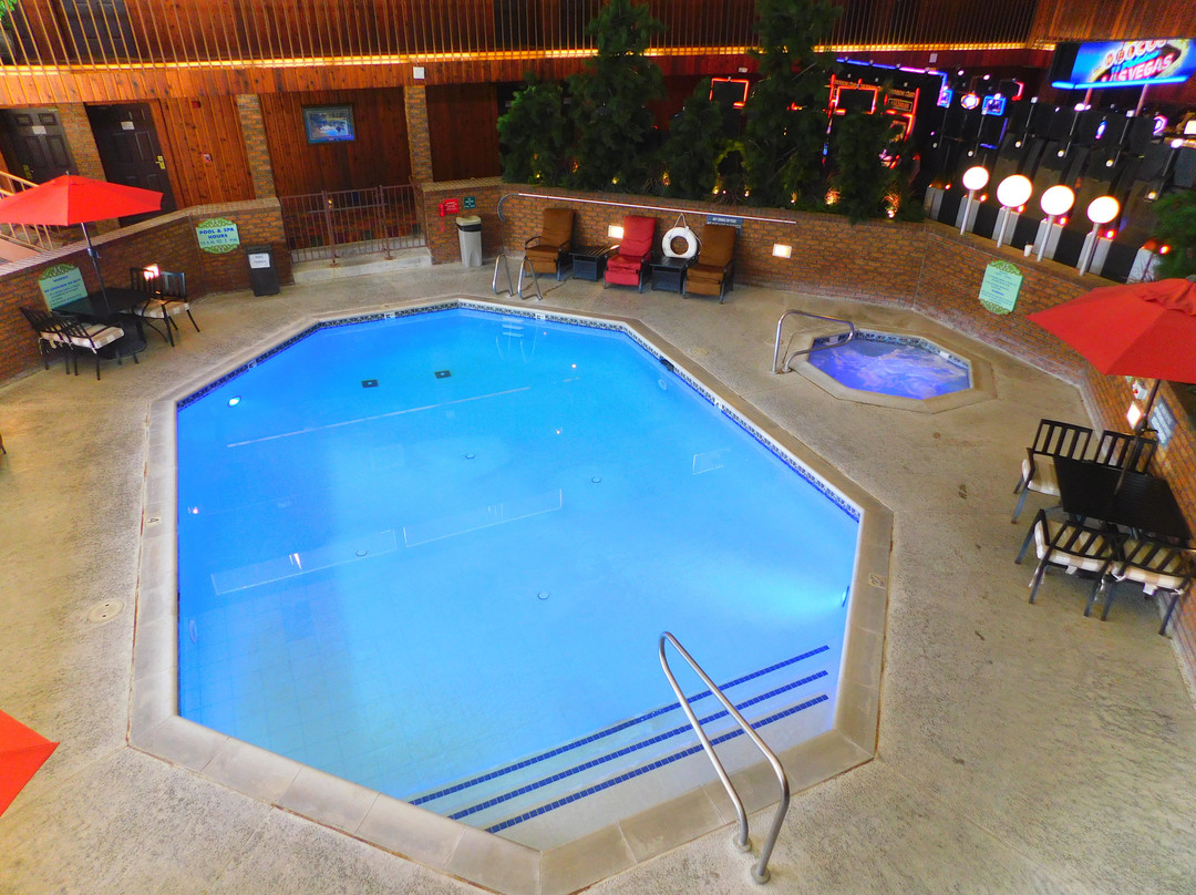 Ramada by Wyndham Ely主图