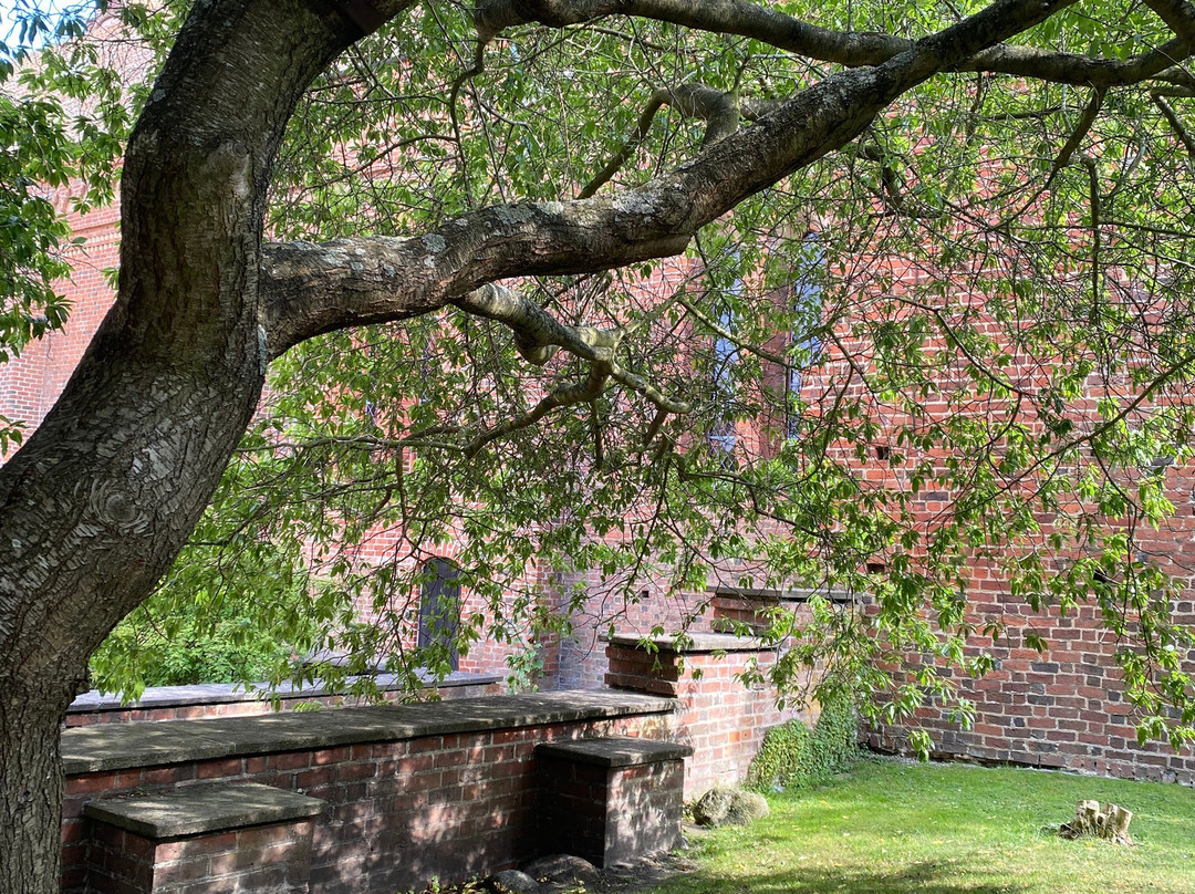 Klosterträdgårdarna-于斯塔德必去景点