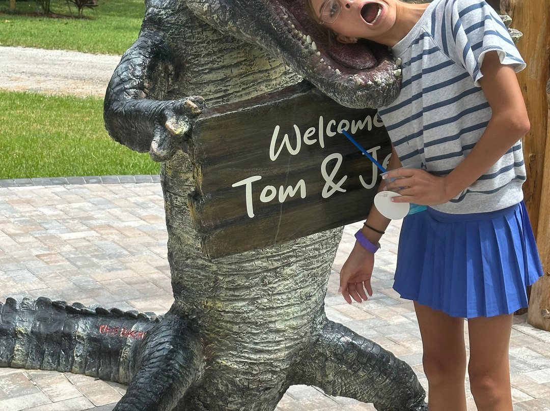 Tom and Jerry's Airboat Rides-Lake Panasoffkee必去景点