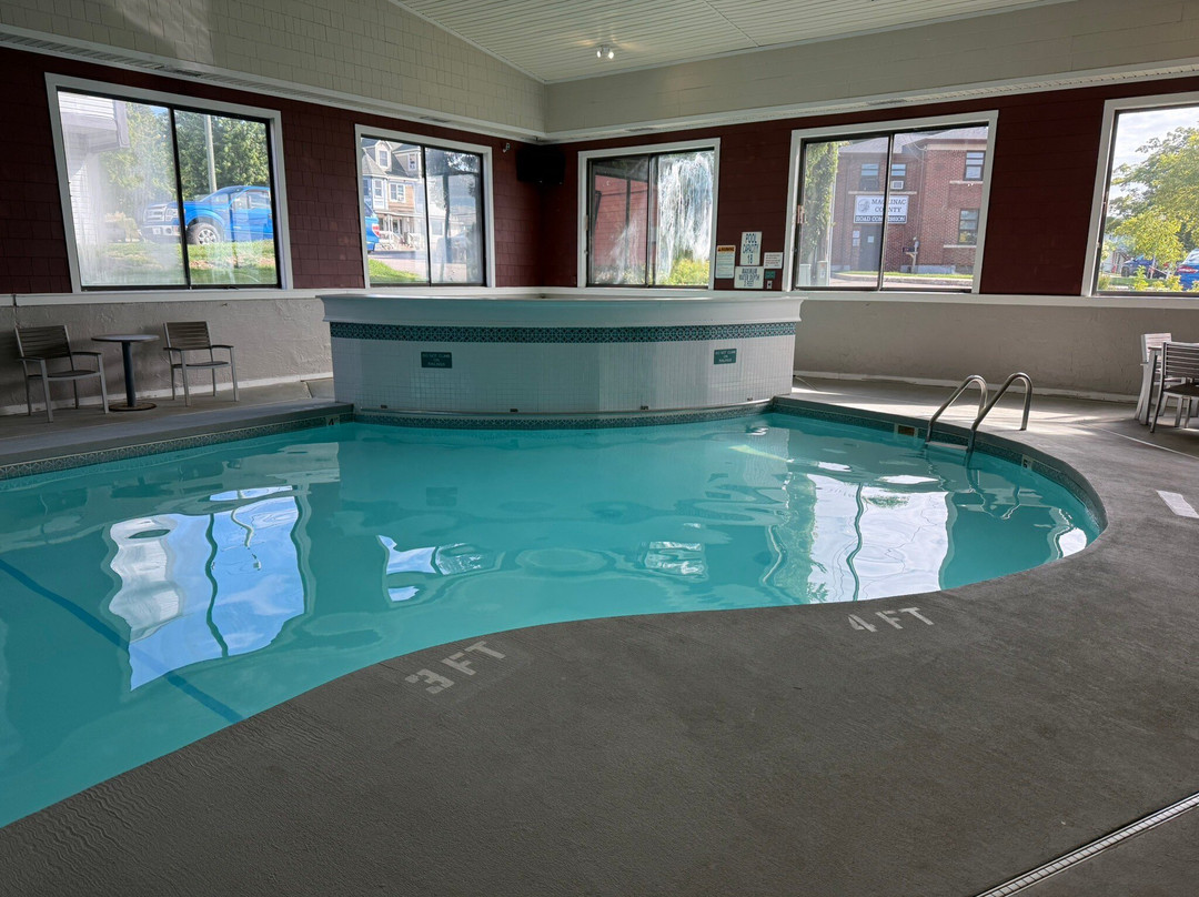 Budget Host Inn & Suites主图