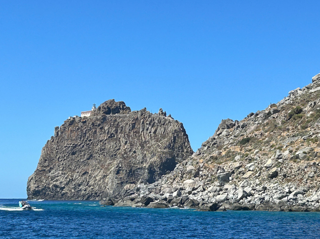 Noleggio Barche Arcobaleno-Parmarola Island必去景点