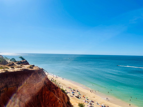 天井套房酒店主图