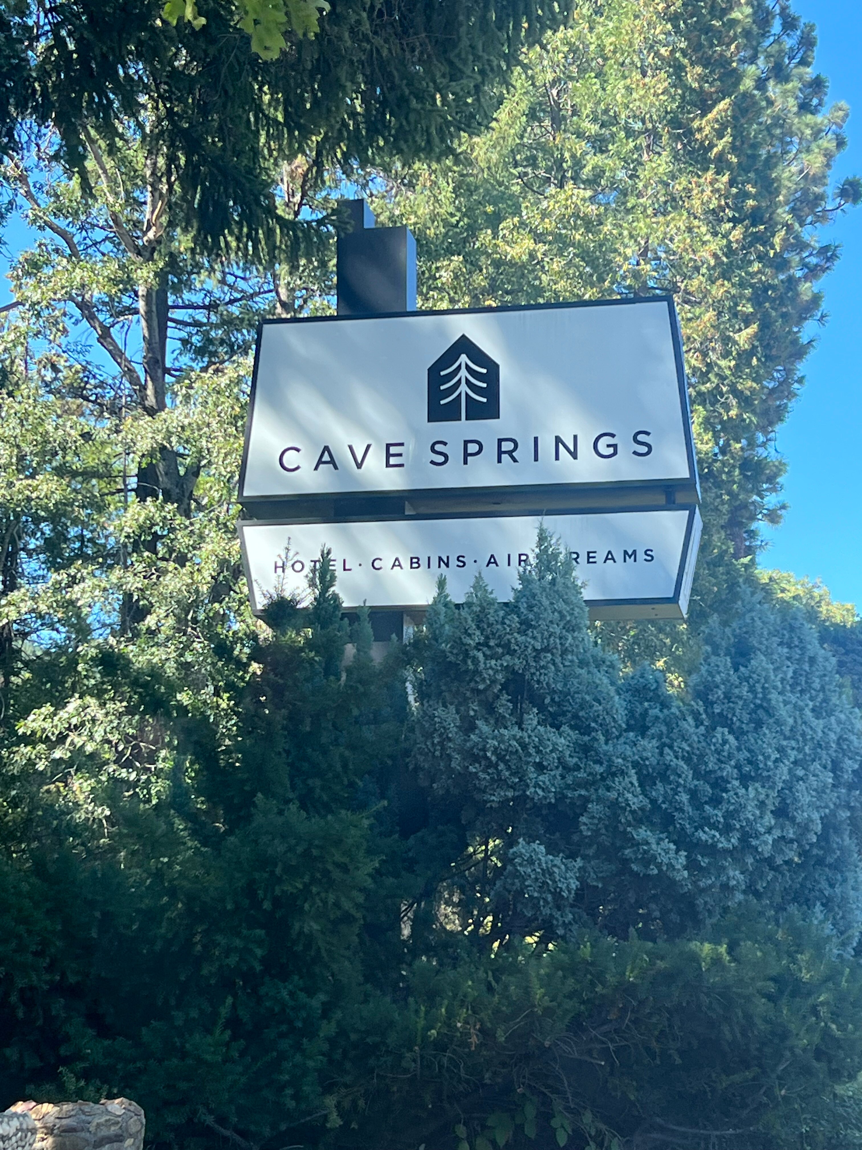 Cave Springs Resort-官方