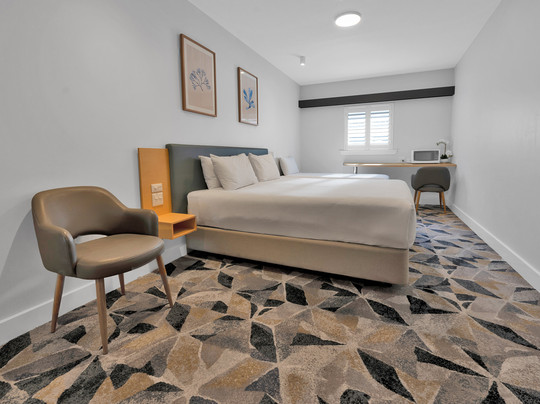 汤斯维尔宜必思酒店主图